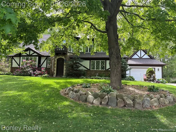 5163 Burning Tree Rd, Kalamazoo, MI 49009