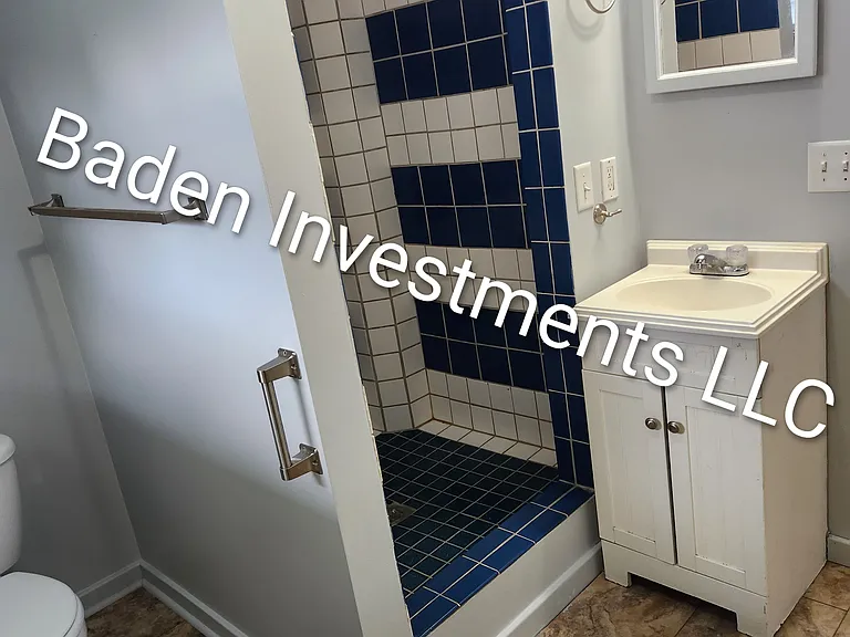 577 Upton Ave — Photo 10