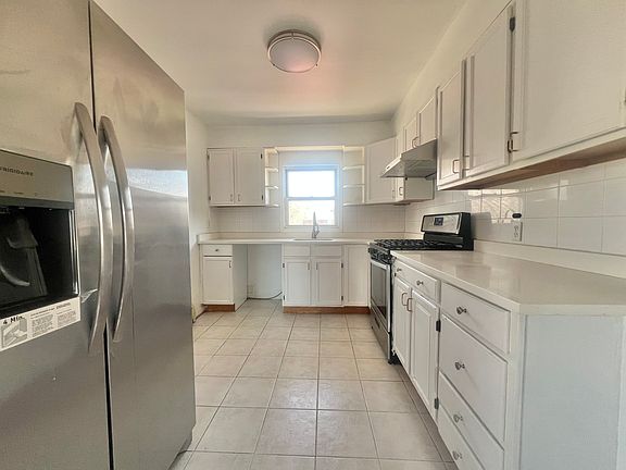 3rd image of 20926 45th Rd Floor 2
