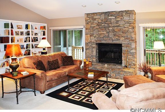4th image of 101 Foothills Dr