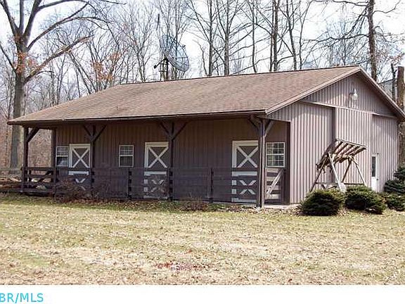32' x 40' Four Stall Barn