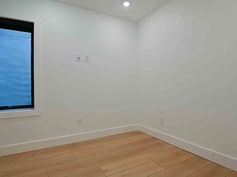 2641 4th St NE #1 — Photo 17