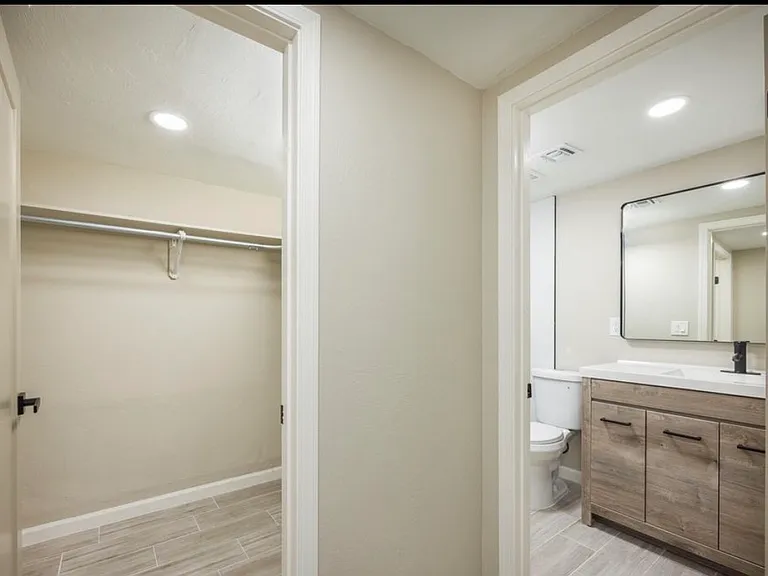 1700 E Grant Rd — Photo 5