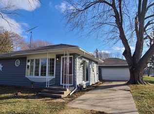 2225 S Daysville Rd, Oregon, IL 61061