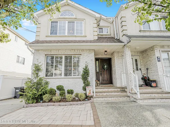 86 Ambassador Ln, Staten Island, NY 10309