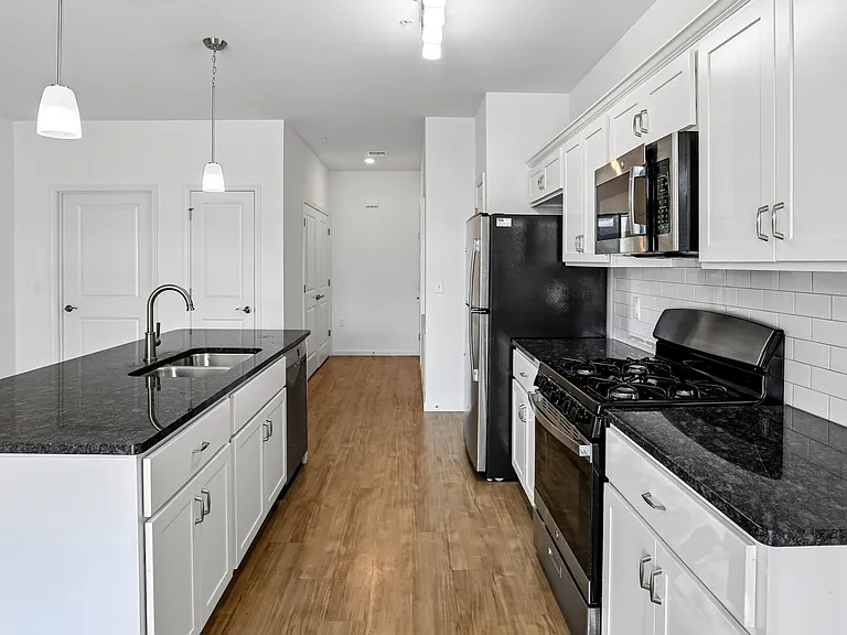 Park West Apartments — Photo 43