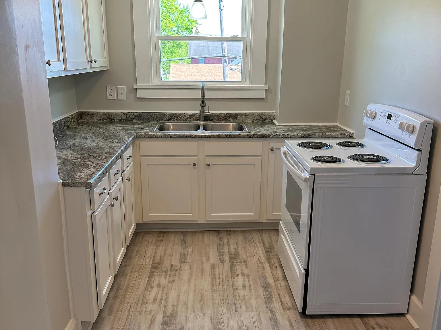 1 bed, 900 sqft, $630 — Photo 4