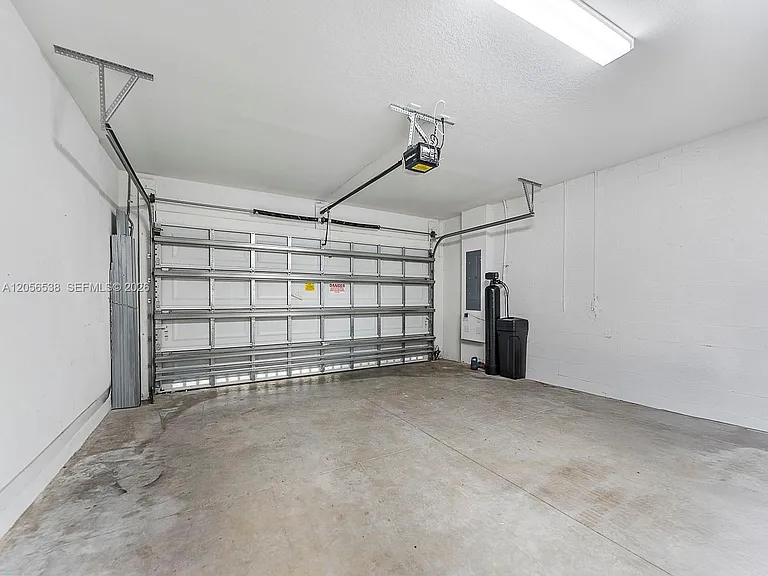 501 NE 6th Ct — Photo 27