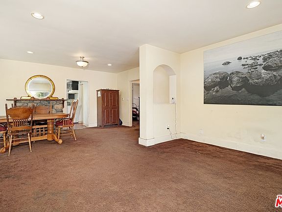 5th image of 410 Vine St