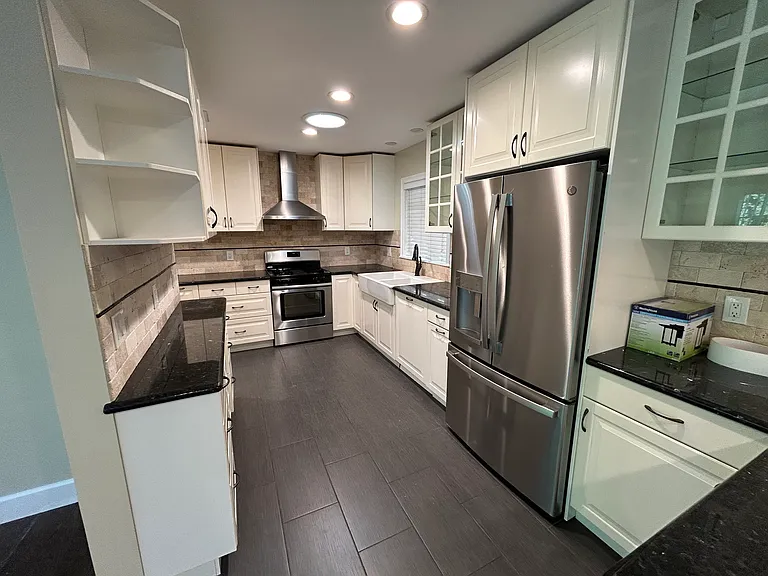 5328 W 142nd Pl — Photo 3
