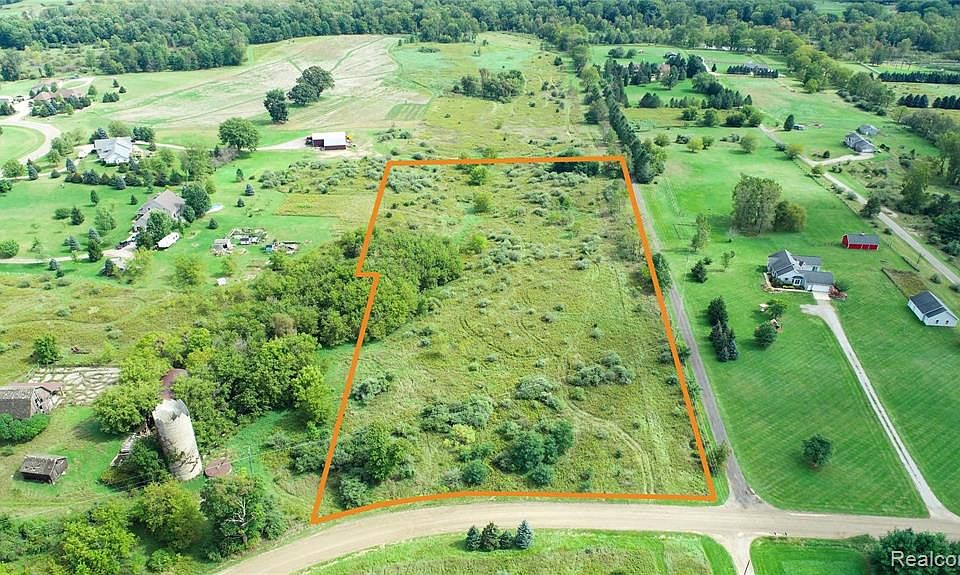 5140 Crandall Rd, Howell, MI 48855 MLS 2210076724 Zillow
