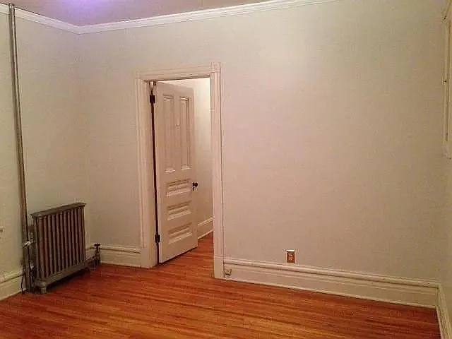 330 4th St NE #2 — Photo 5