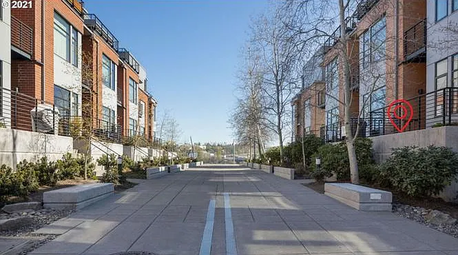 1690 NW Riverscape St — Photo 7