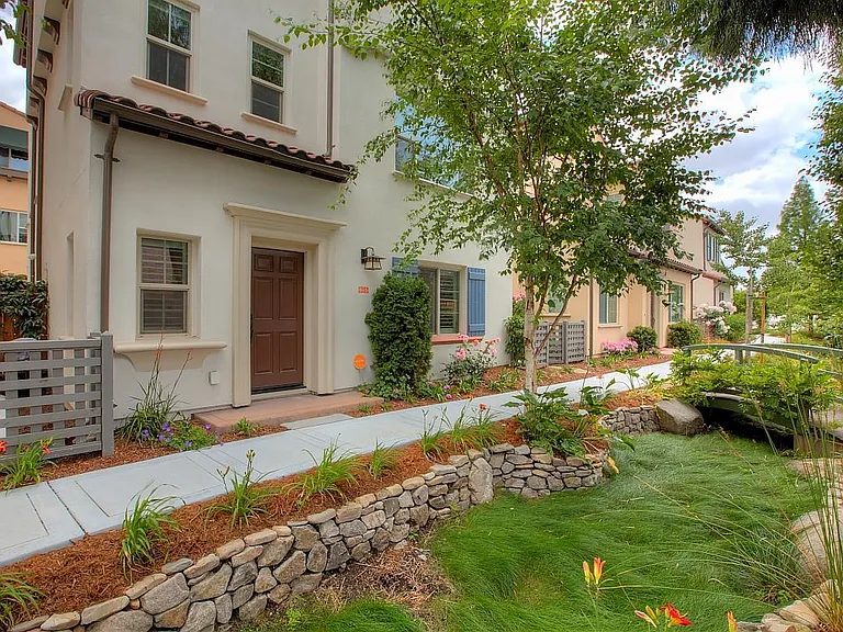 85 Pimentel Cir — Photo 1