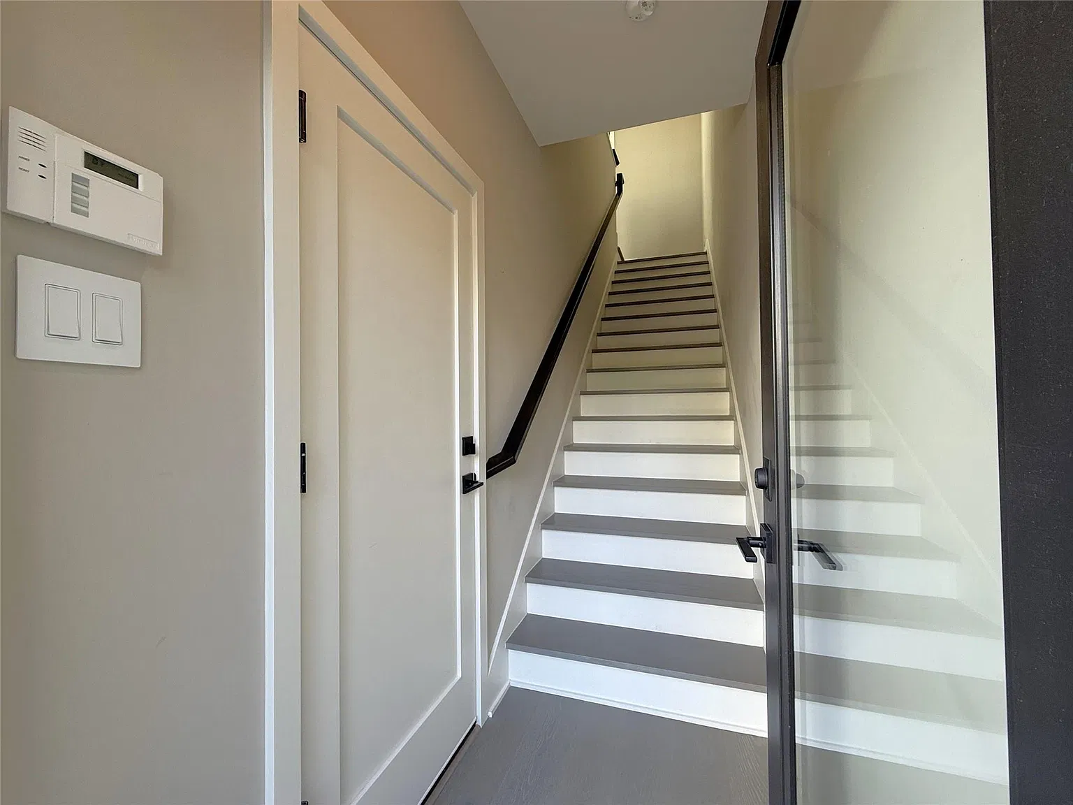 1 bed, 1.0 bath, 916 sqft, $2,450 — Photo 4