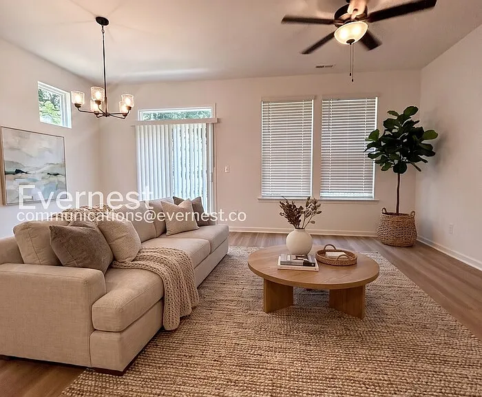 630 Austin Dr — Photo 2
