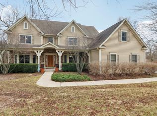 1005 Bridle Ln, Cary, IL 60013