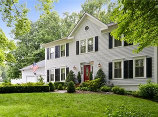 1279 Auburn Grove Ln, Reston, VA 20194