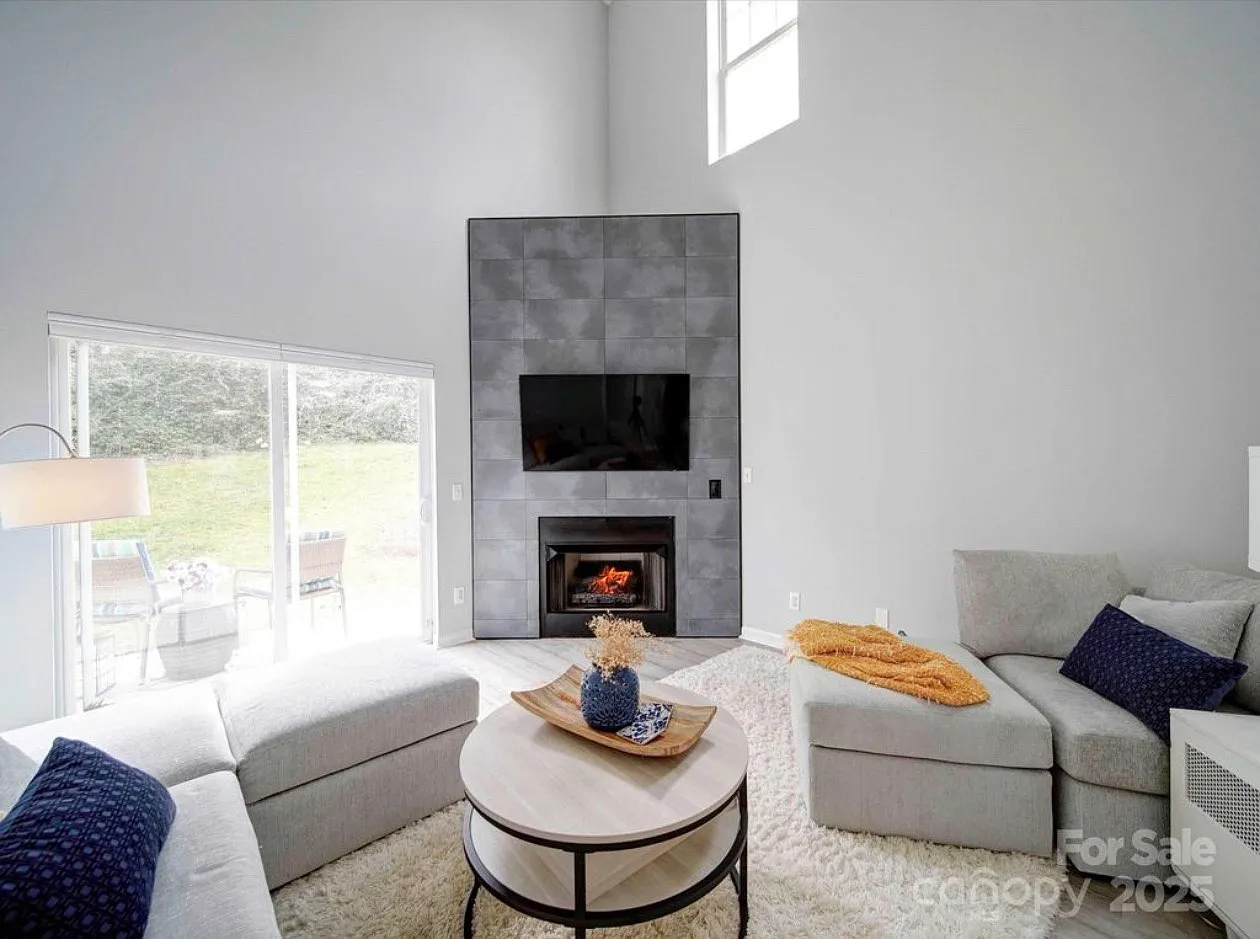 3 bed, 1734 sqft, $2,500 — Photo 2