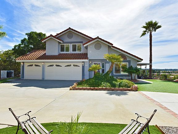 4th image of 753 Stoneybrae Pl