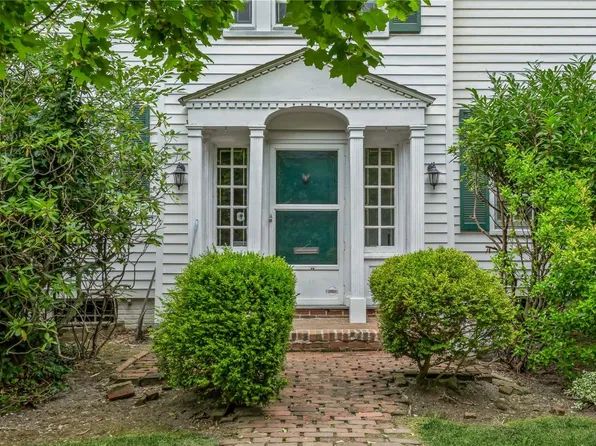 285 Ocean Avenue, Lawrence, NY 11559