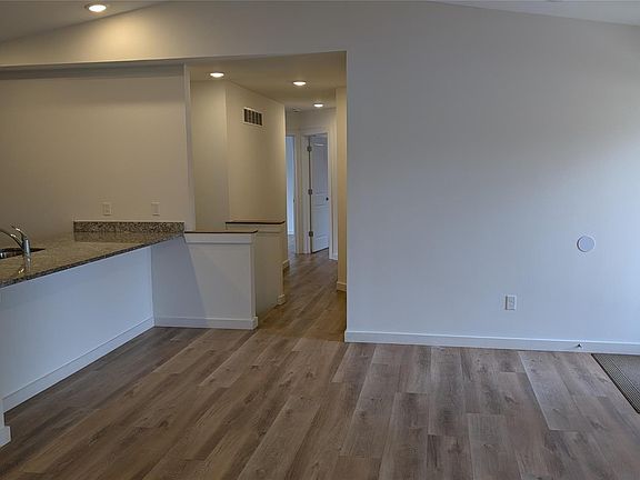 3rd image of 6112 Andersonville Rd