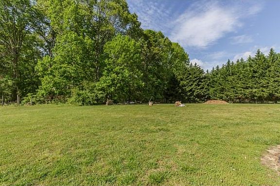 2nd image of 451 Cherry Grove Rd