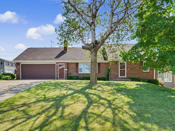 606 Main St, Holy Cross, IA 52053