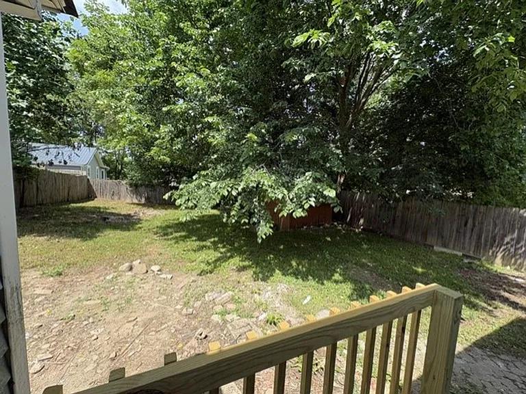 1282 Sawyer Ave — Photo 14
