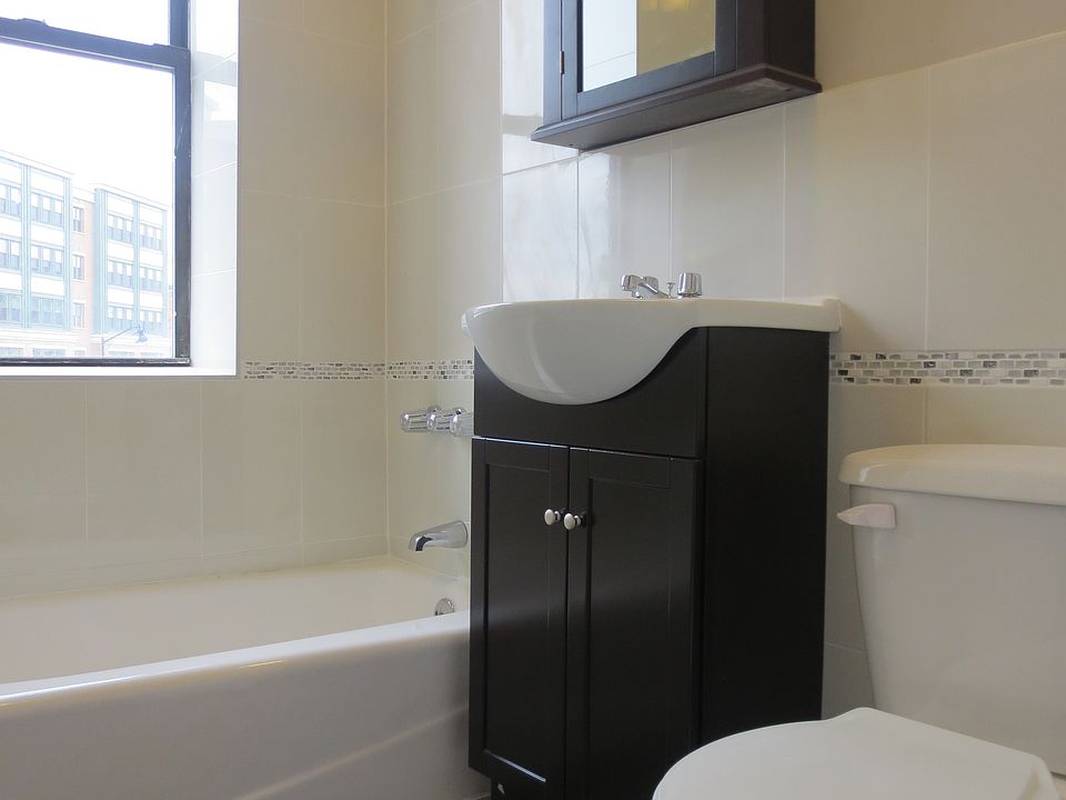 2nd image of 200 Central Ave #4th