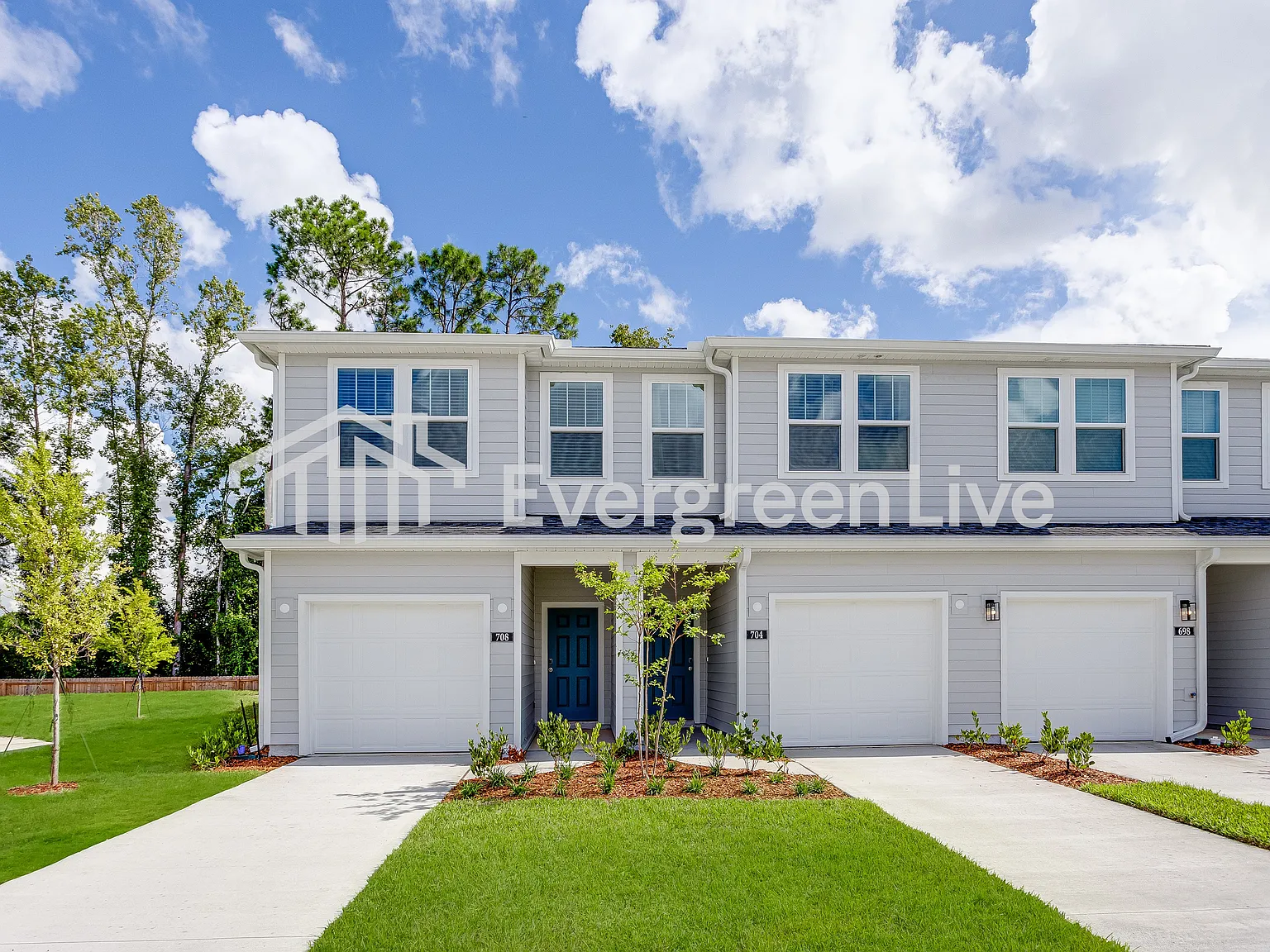 4 bed, 2.5 bath, 1558 sqft, $1,850 — Photo 1