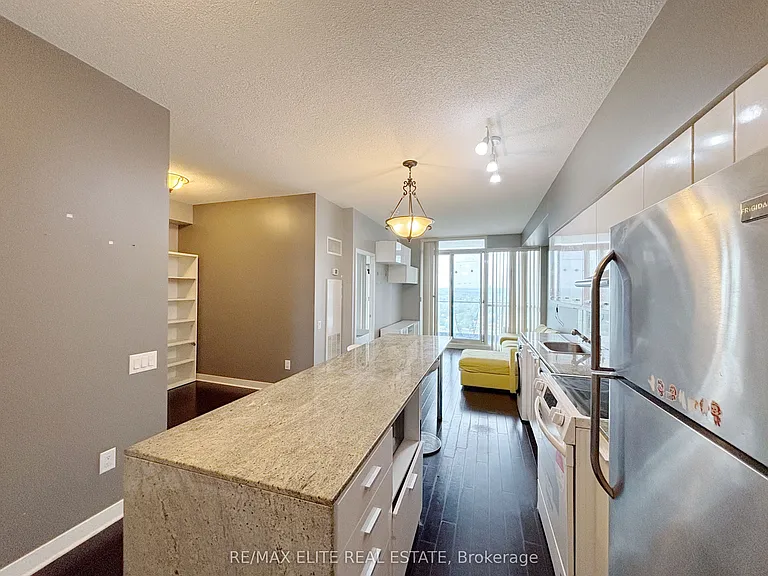 29 Singer Ct #2608 — Photo 3