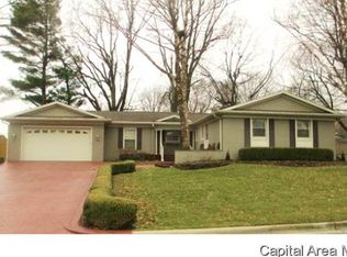 19 Newland Ln, Jacksonville, IL 62650