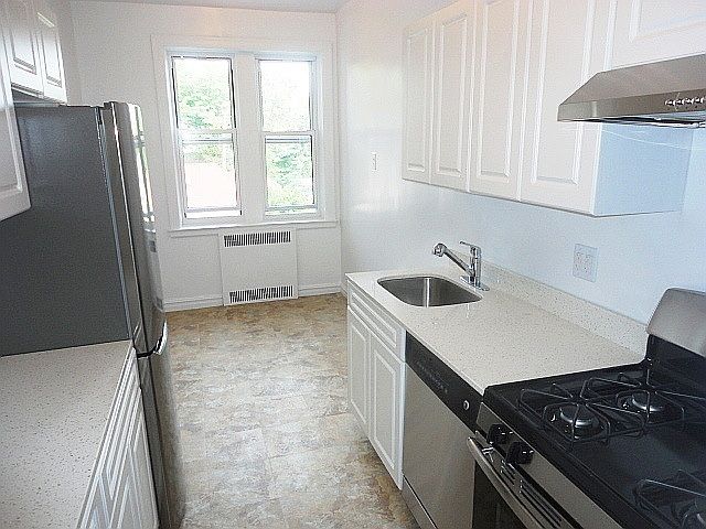EAT IN KITCHEN, SS GRANITE