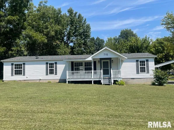 715 Wastena St, Benton, IL 62812
