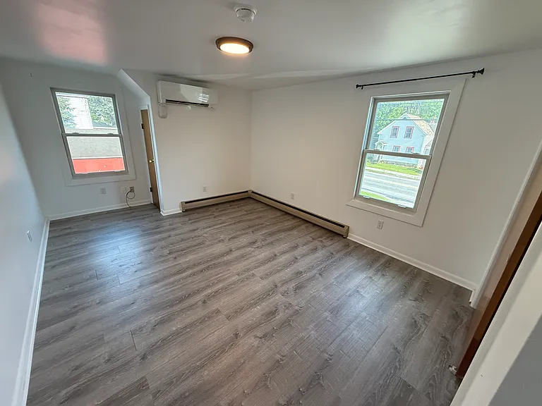 301-303 North St #302 — Photo 9