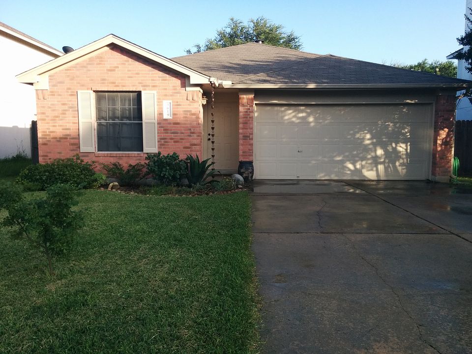 3619 Walleye Way: 3/2, 1290 sqft, large back deck and yard