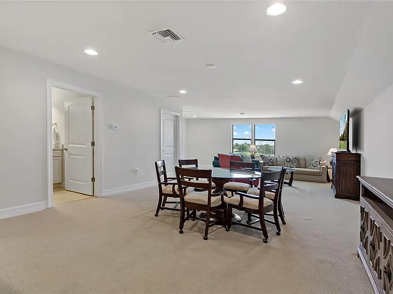 19011 Formosa St — Photo 35