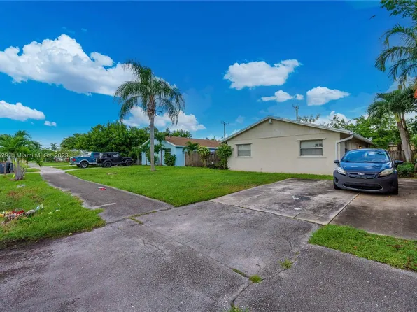 4906 Weymouth St, Lake Worth, FL 33463