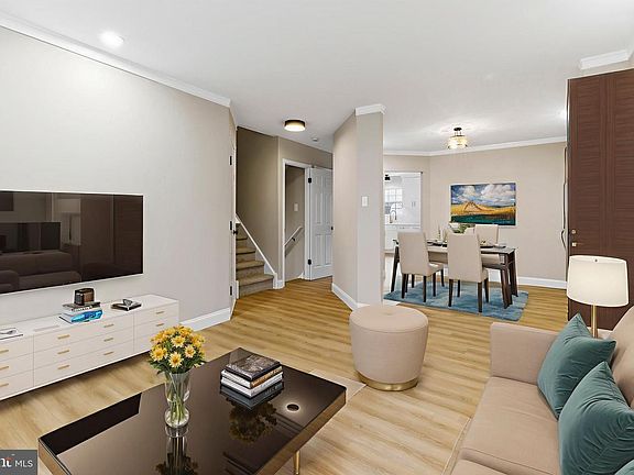 3rd image of 22 Park Side Dr