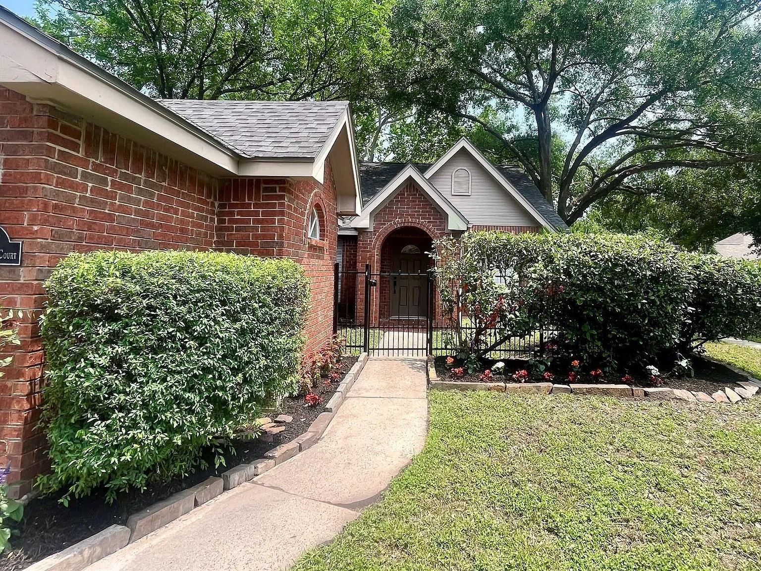 3 bed, 2.0 bath, 1278 sqft, $1,950 — Photo 3