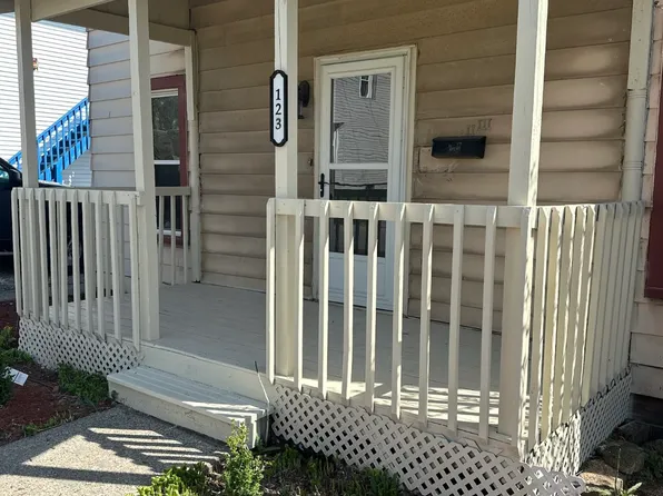 123 Rainbow St, Wadsworth, OH 44281