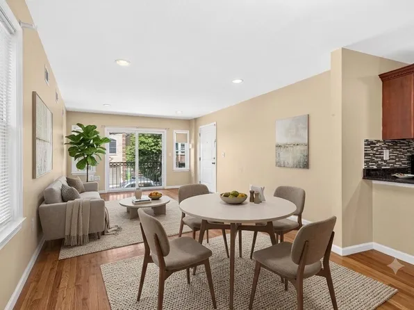 43 Manhattan Avenue image 1 of 32