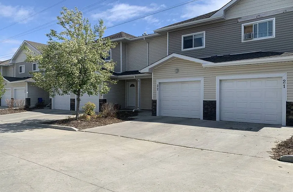Building Photo - 248 Edwards Dr SW