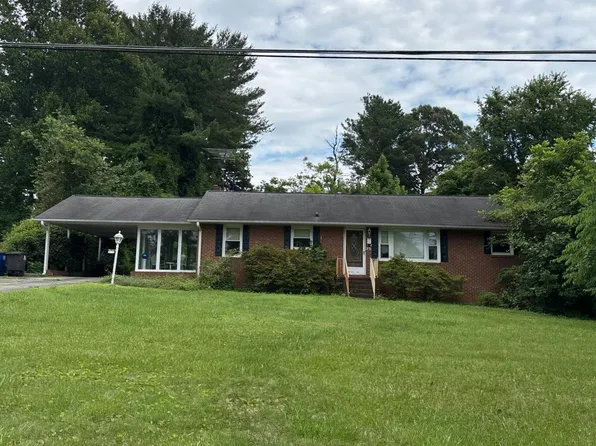231 Kyle Rd, Winston Salem, NC 27104