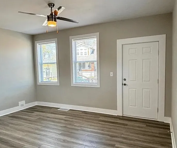 1812 Wilson Ave — Photo 4