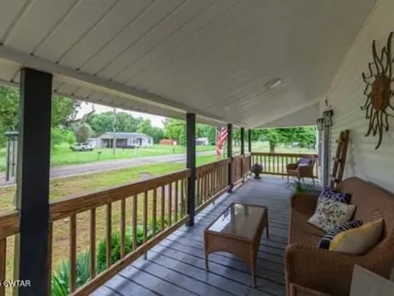 5425 State Route 225 — Photo 3