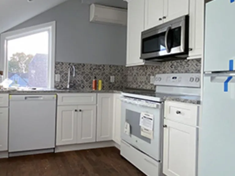 370 S Riverside Ave #4-5 — Photo 4