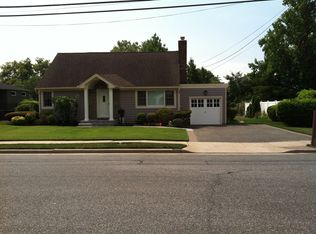 3502 Island Rd, Wantagh, NY 11793