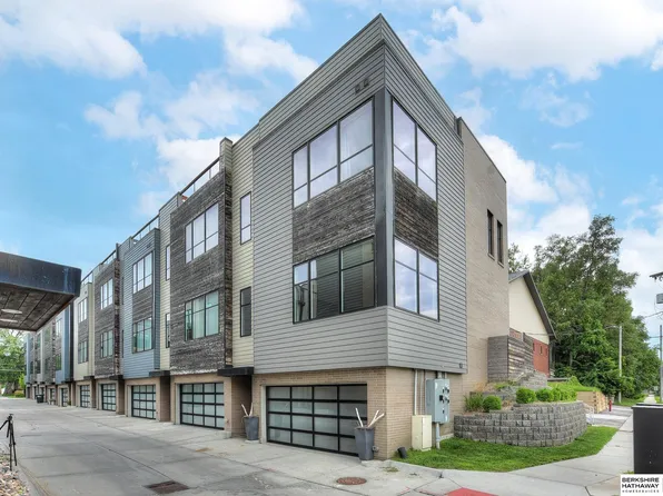 1059 Johnston Plz, Omaha, NE 68108